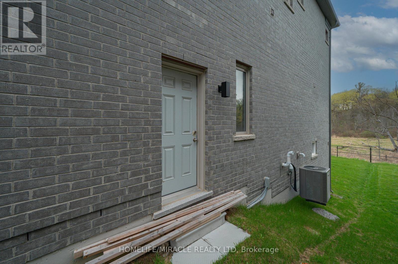 69 Settlers Crescent, Bradford West Gwillimbury (Bond Head), Ontario  L3Z 4N3 - Photo 46 - N13102172
