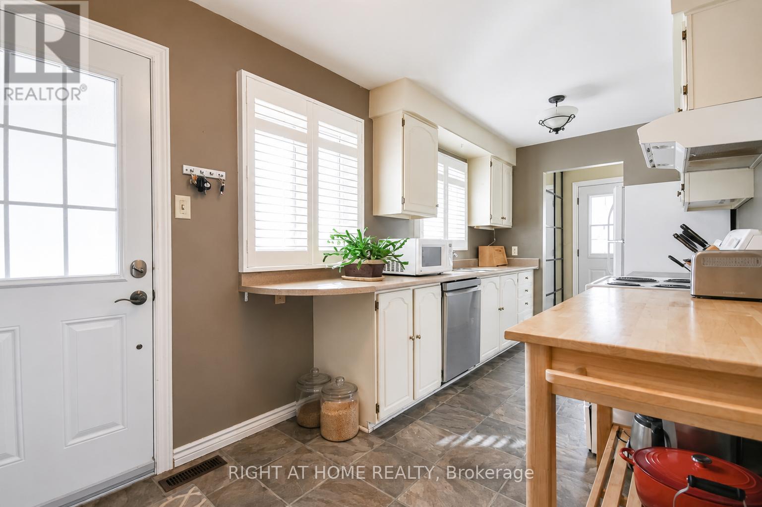 10 Forestview Place, Barrie (Cundles East), Ontario  L4M 5M5 - Photo 10 - S13101926