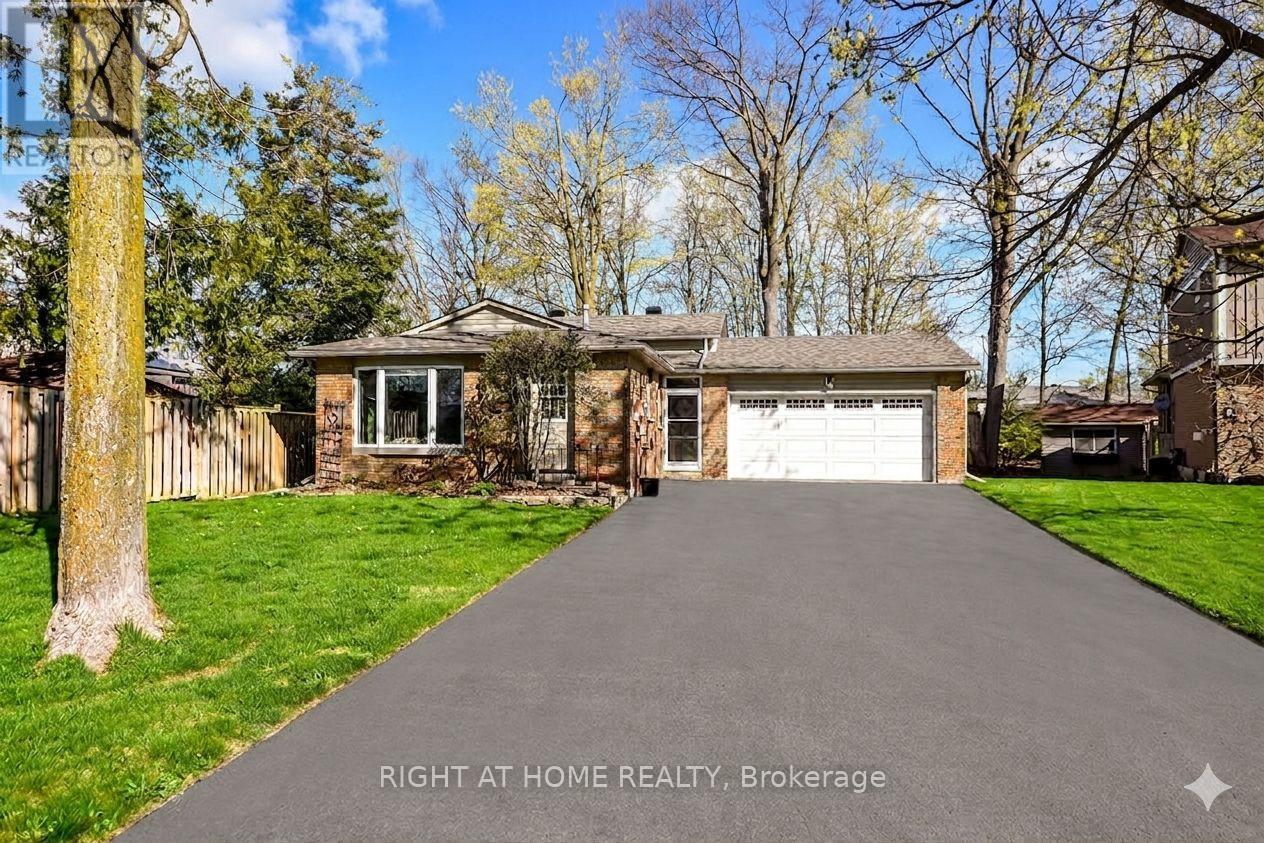 10 Forestview Place, Barrie (Cundles East), Ontario  L4M 5M5 - Photo 2 - S13101926