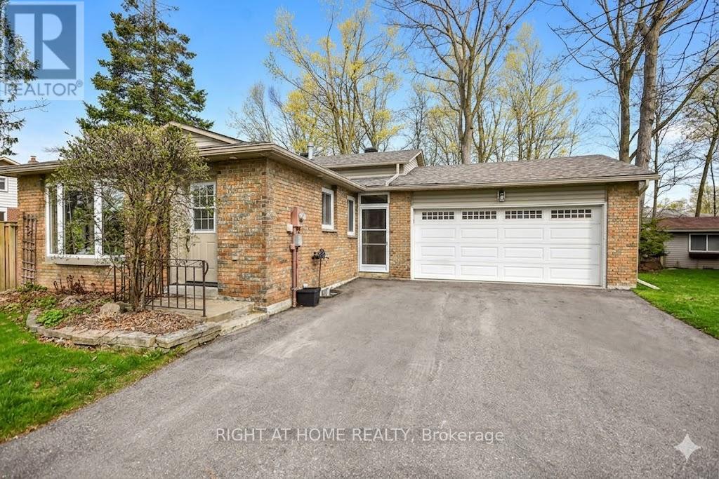 10 Forestview Place, Barrie (Cundles East), Ontario  L4M 5M5 - Photo 3 - S13101926
