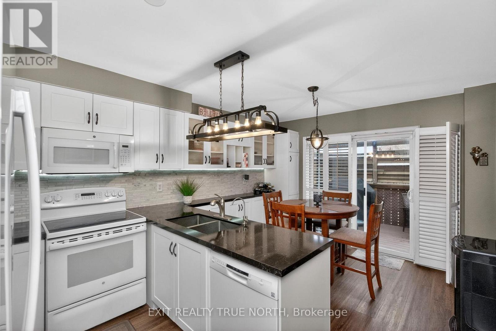 172 Courtney Crescent, Barrie (Painswick South), Ontario  L4N 5T1 - Photo 5 - S13101950