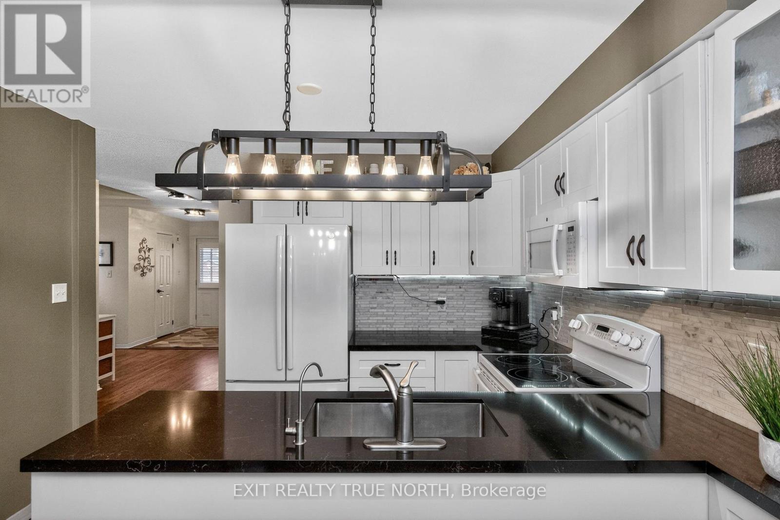 172 Courtney Crescent, Barrie (Painswick South), Ontario  L4N 5T1 - Photo 7 - S13101950