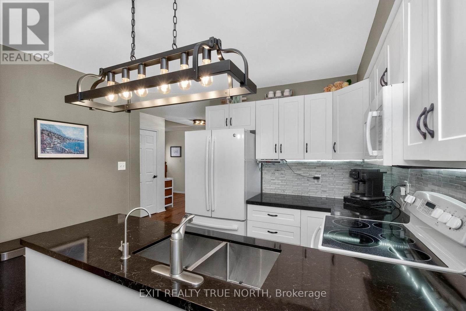 172 Courtney Crescent, Barrie (Painswick South), Ontario  L4N 5T1 - Photo 8 - S13101950