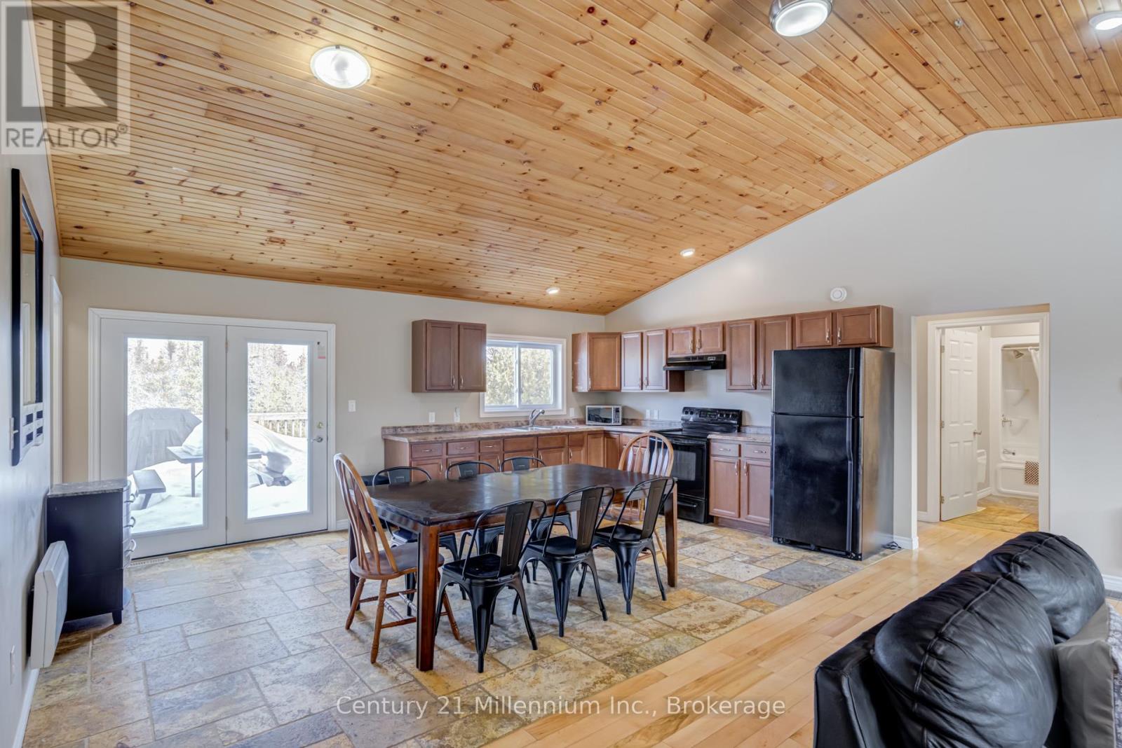 62 Mcivor Drive, Northern Bruce Peninsula, Ontario  N0H 1Z0 - Photo 19 - X12871550