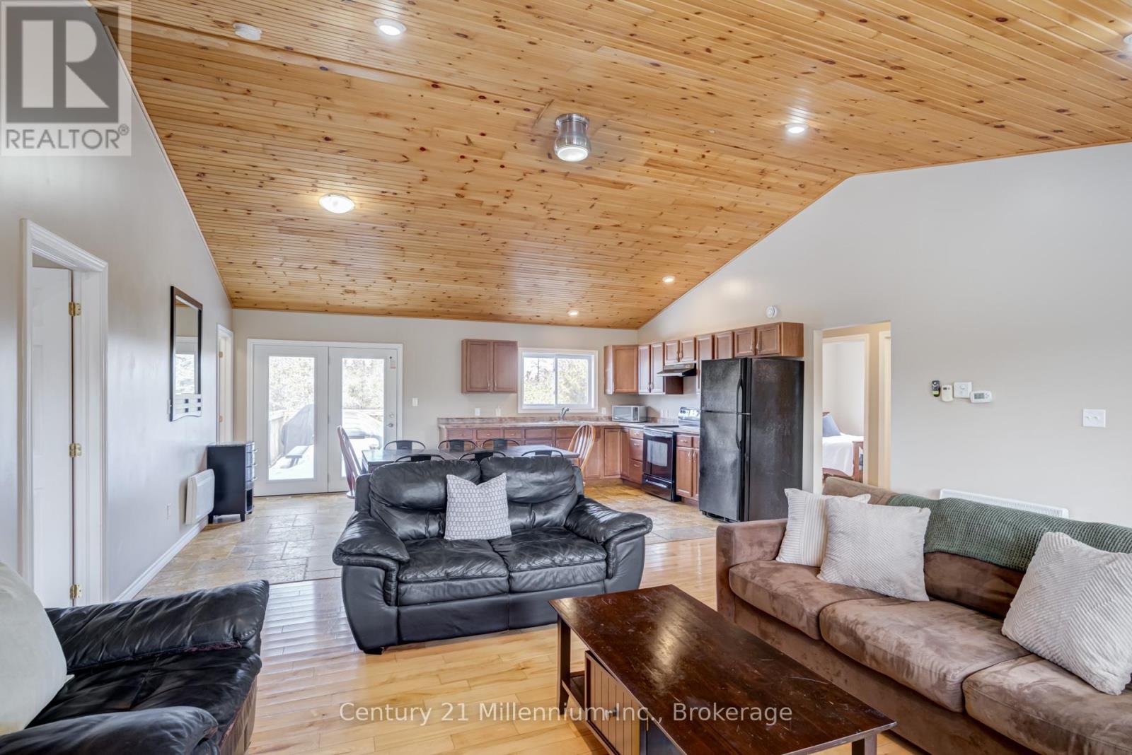 62 Mcivor Drive, Northern Bruce Peninsula, Ontario  N0H 1Z0 - Photo 18 - X12871550