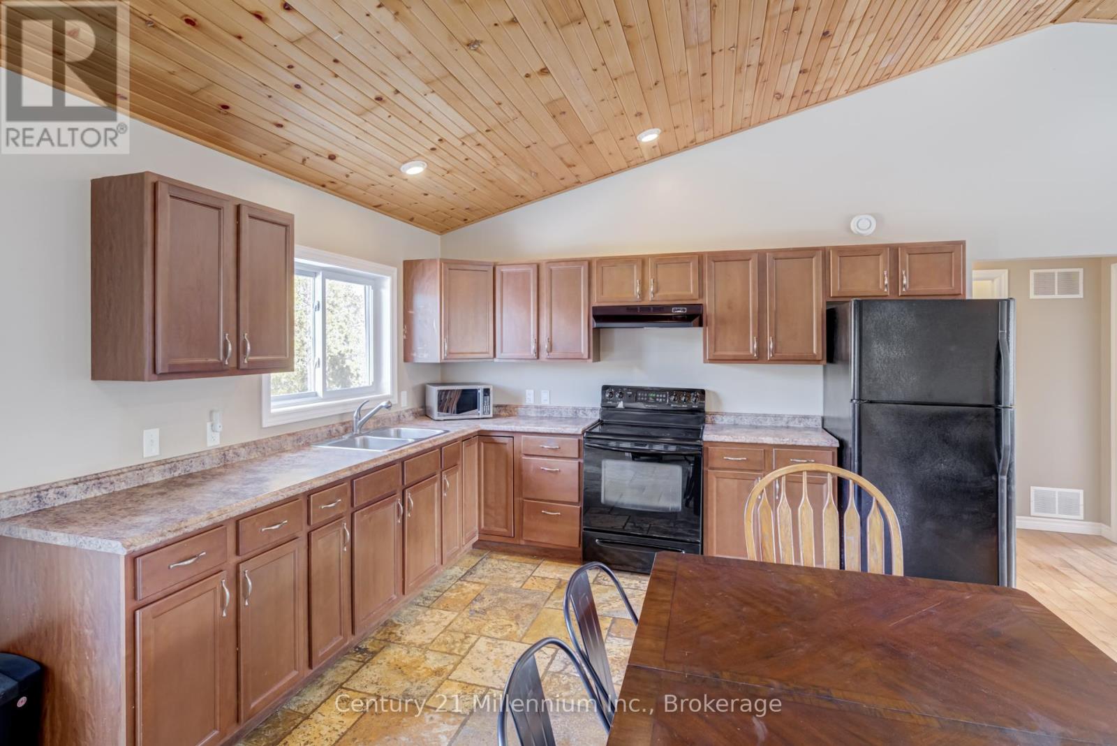 62 Mcivor Drive, Northern Bruce Peninsula, Ontario  N0H 1Z0 - Photo 23 - X12871550