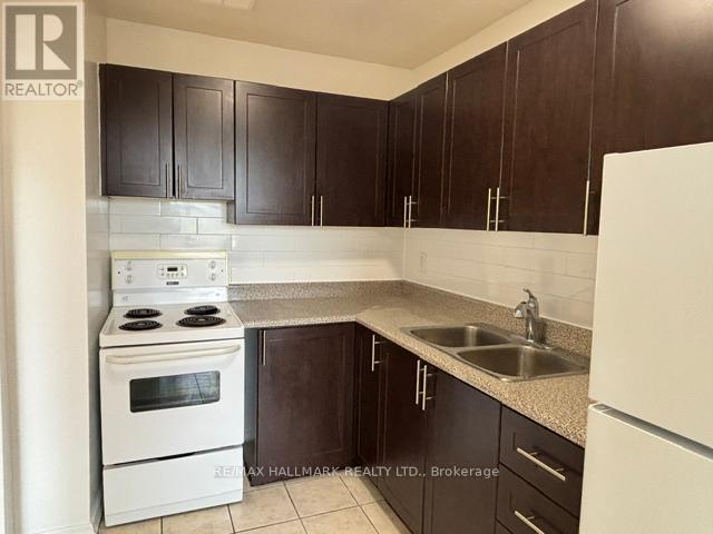 2-504 - 515 North Service Road, Mississauga, Ontario  L5A 1B3 - Photo 3 - W13101814