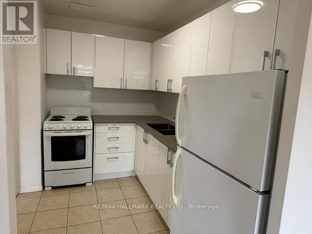 2-305 - 515 North Service Road, Mississauga, Ontario  L5A 1B3 - Photo 5 - W13101818