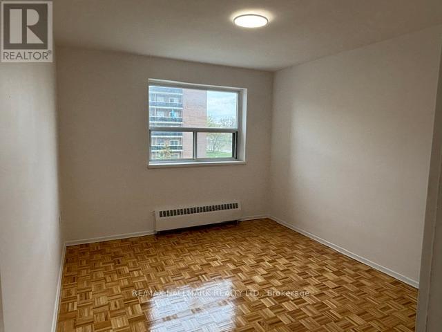 2-305 - 515 North Service Road, Mississauga, Ontario  L5A 1B3 - Photo 7 - W13101818