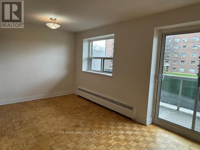 2-201 - 515 North Service Road, Mississauga, Ontario  L5A 1B3 - Photo 3 - W13101820