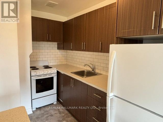2-201 - 515 North Service Road, Mississauga, Ontario  L5A 1B3 - Photo 4 - W13101820