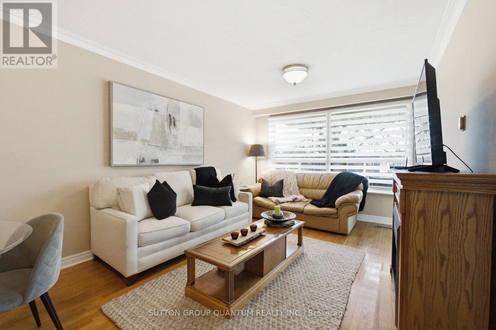 1257 Alexandra Avenue, Mississauga, Ontario  L5E 2A7 - Photo 11 - W13101824