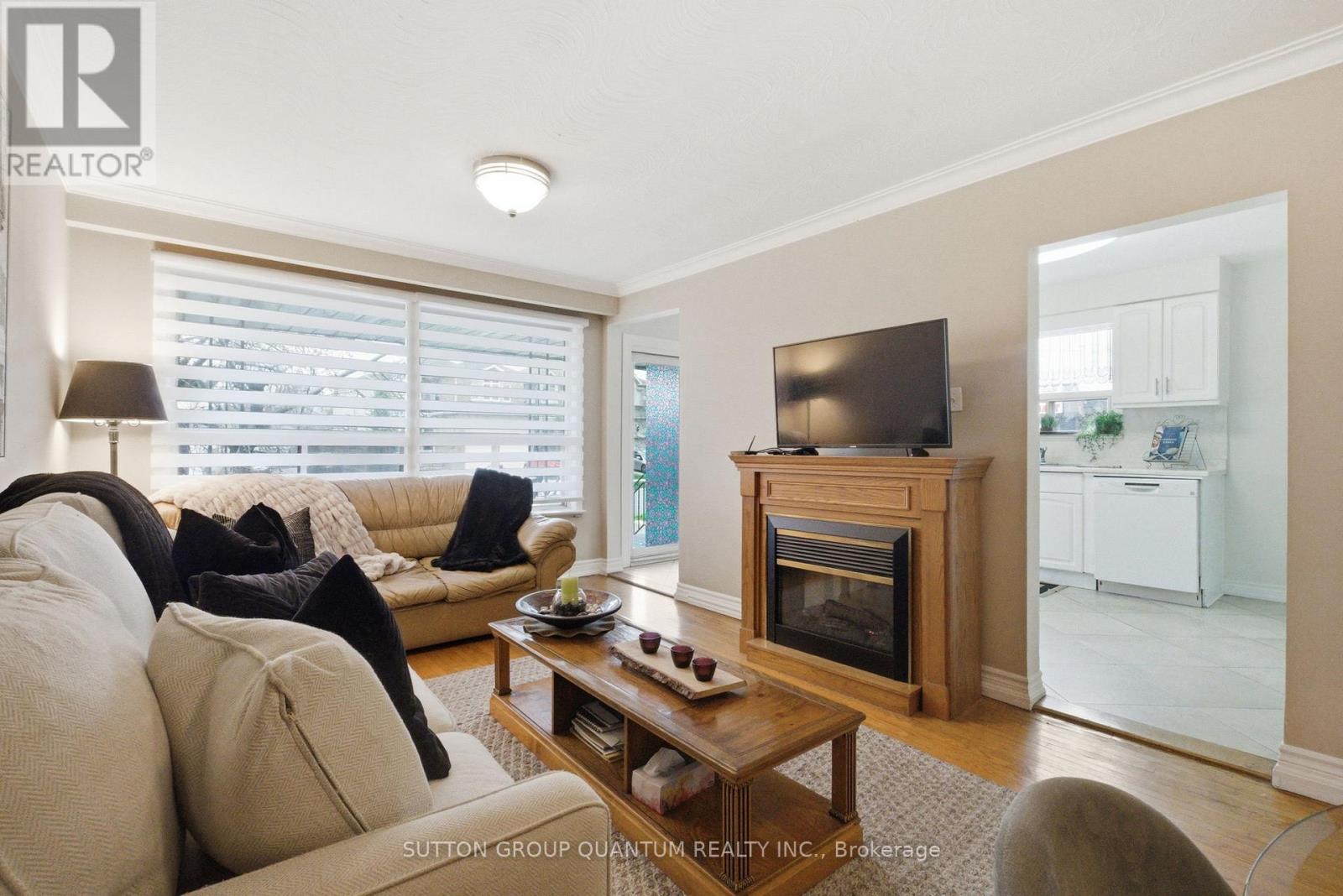 1257 Alexandra Avenue, Mississauga, Ontario  L5E 2A7 - Photo 12 - W13101824