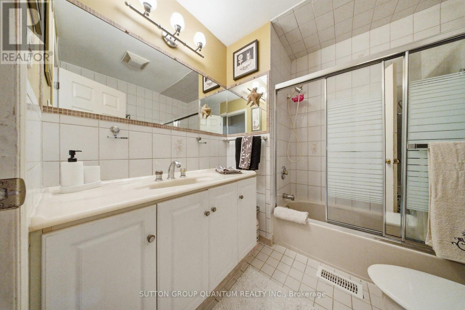 1257 Alexandra Avenue, Mississauga, Ontario  L5E 2A7 - Photo 22 - W13101824