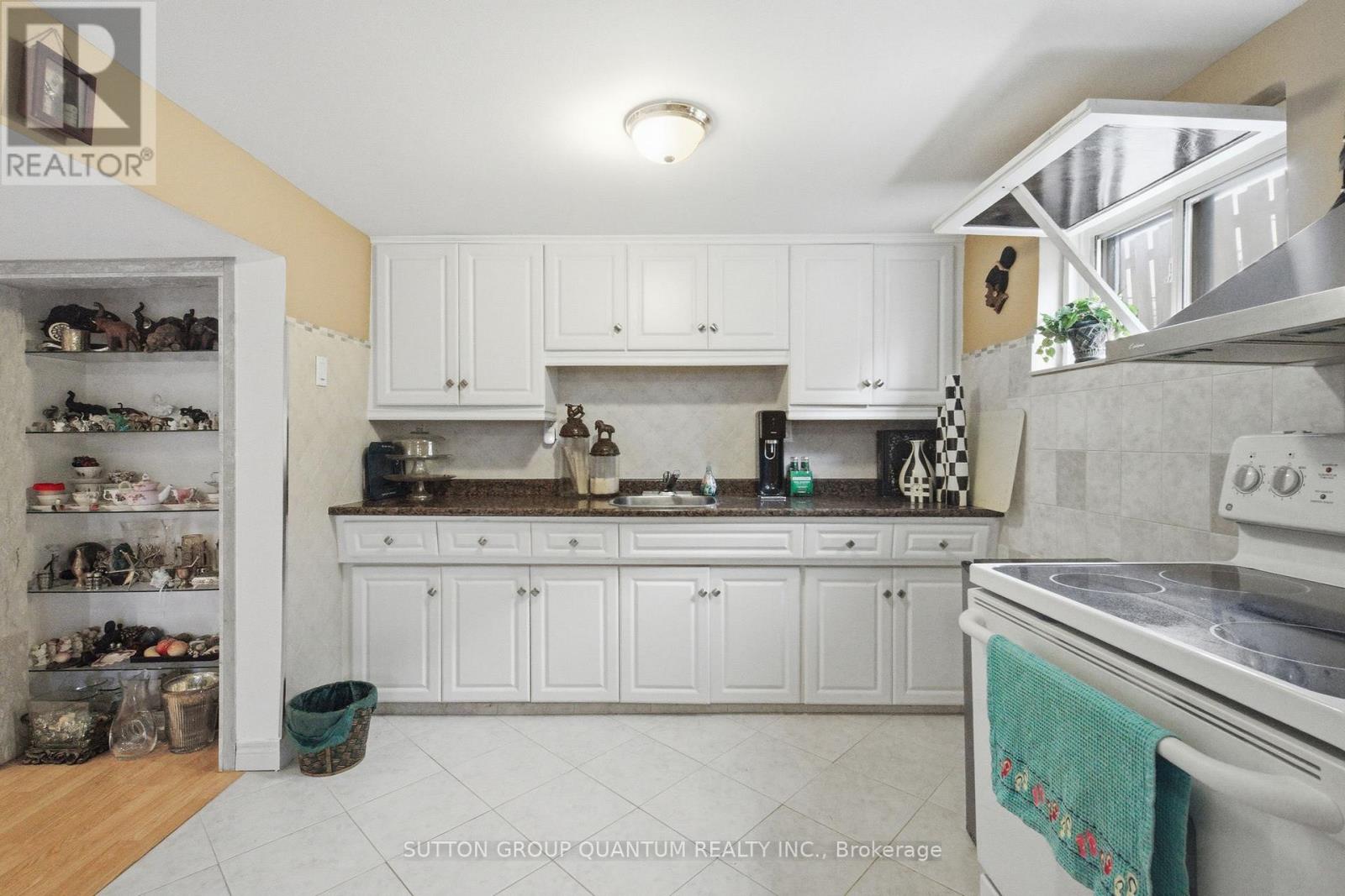 1257 Alexandra Avenue, Mississauga, Ontario  L5E 2A7 - Photo 26 - W13101824