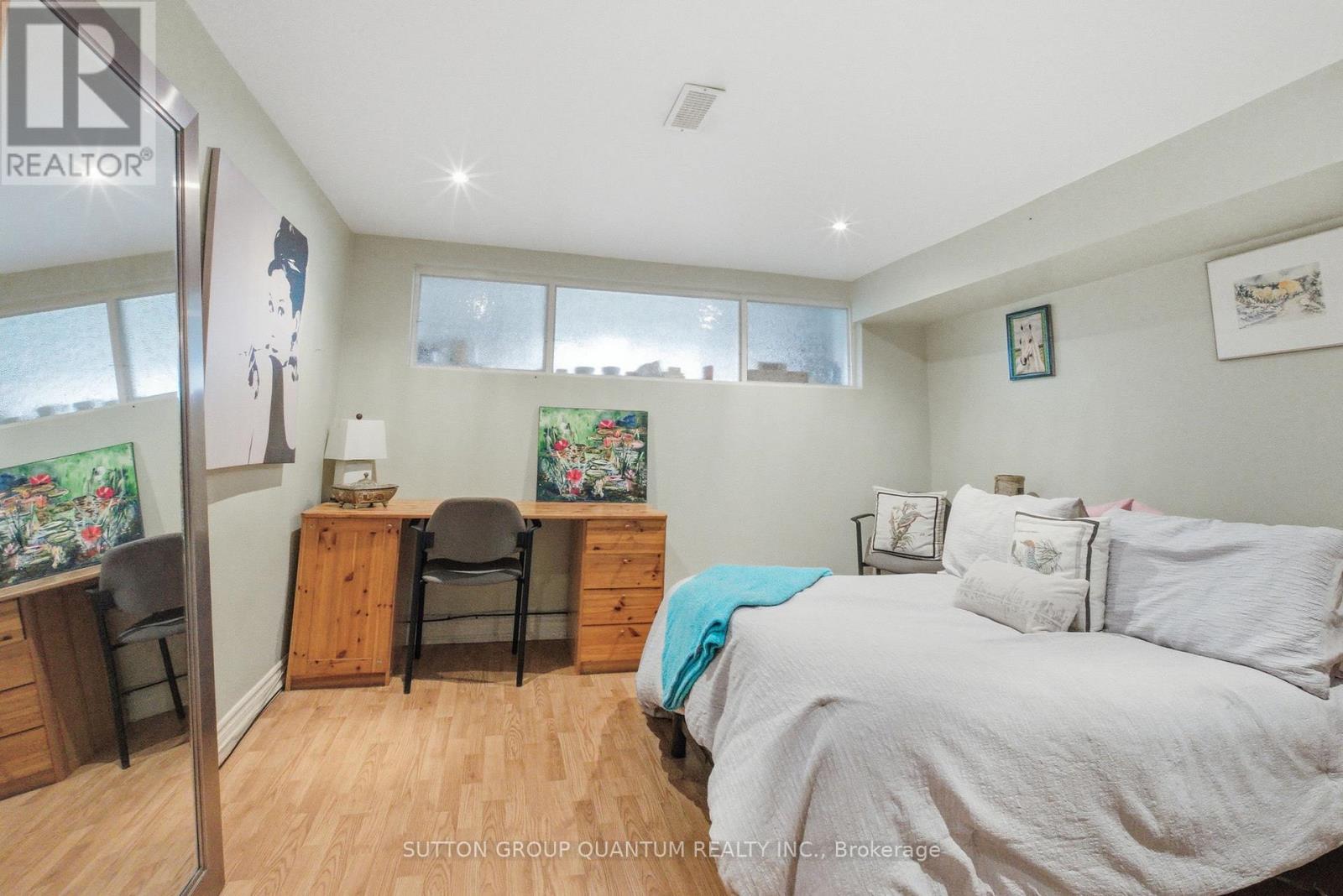 1257 Alexandra Avenue, Mississauga, Ontario  L5E 2A7 - Photo 34 - W13101824