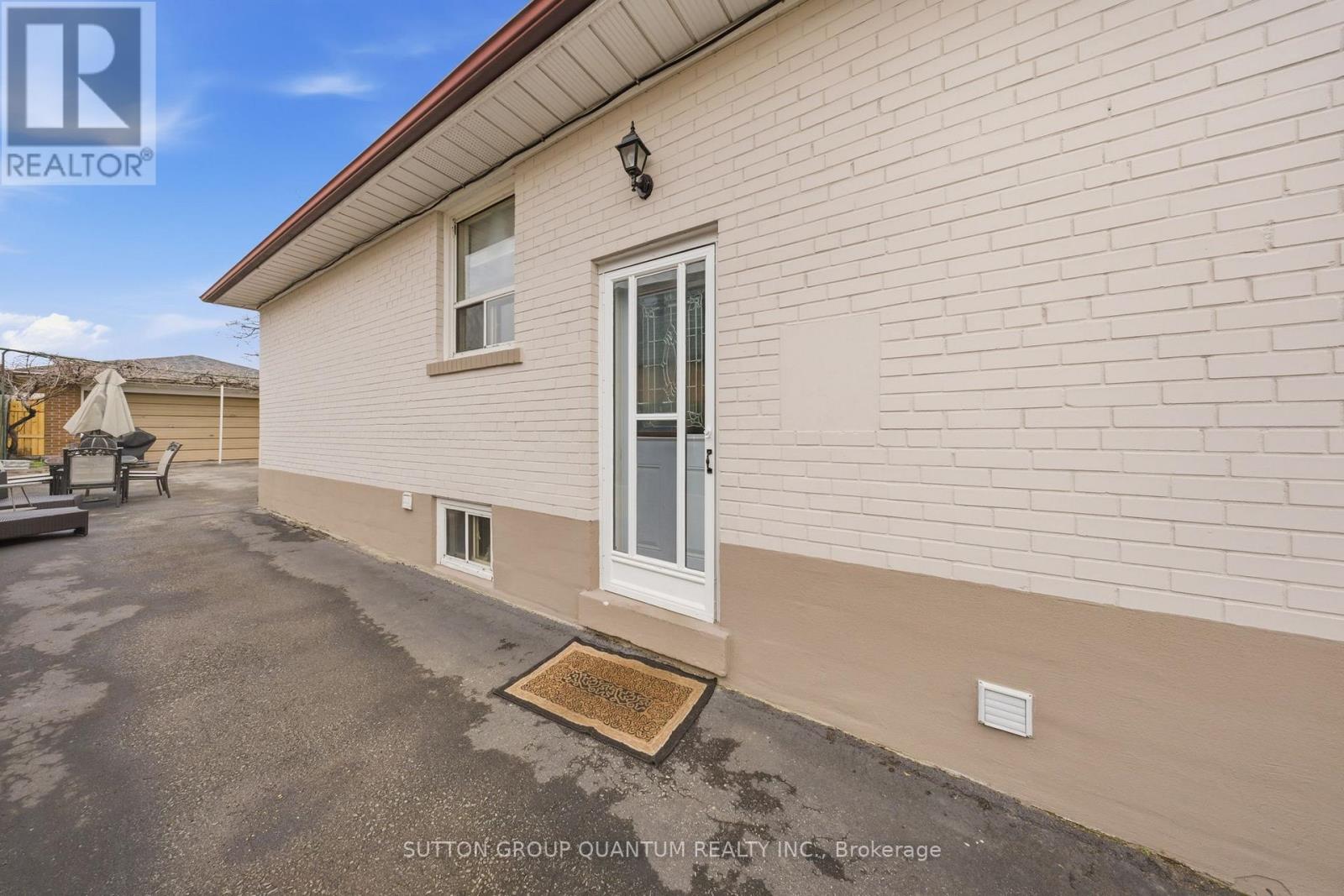 1257 Alexandra Avenue, Mississauga, Ontario  L5E 2A7 - Photo 37 - W13101824