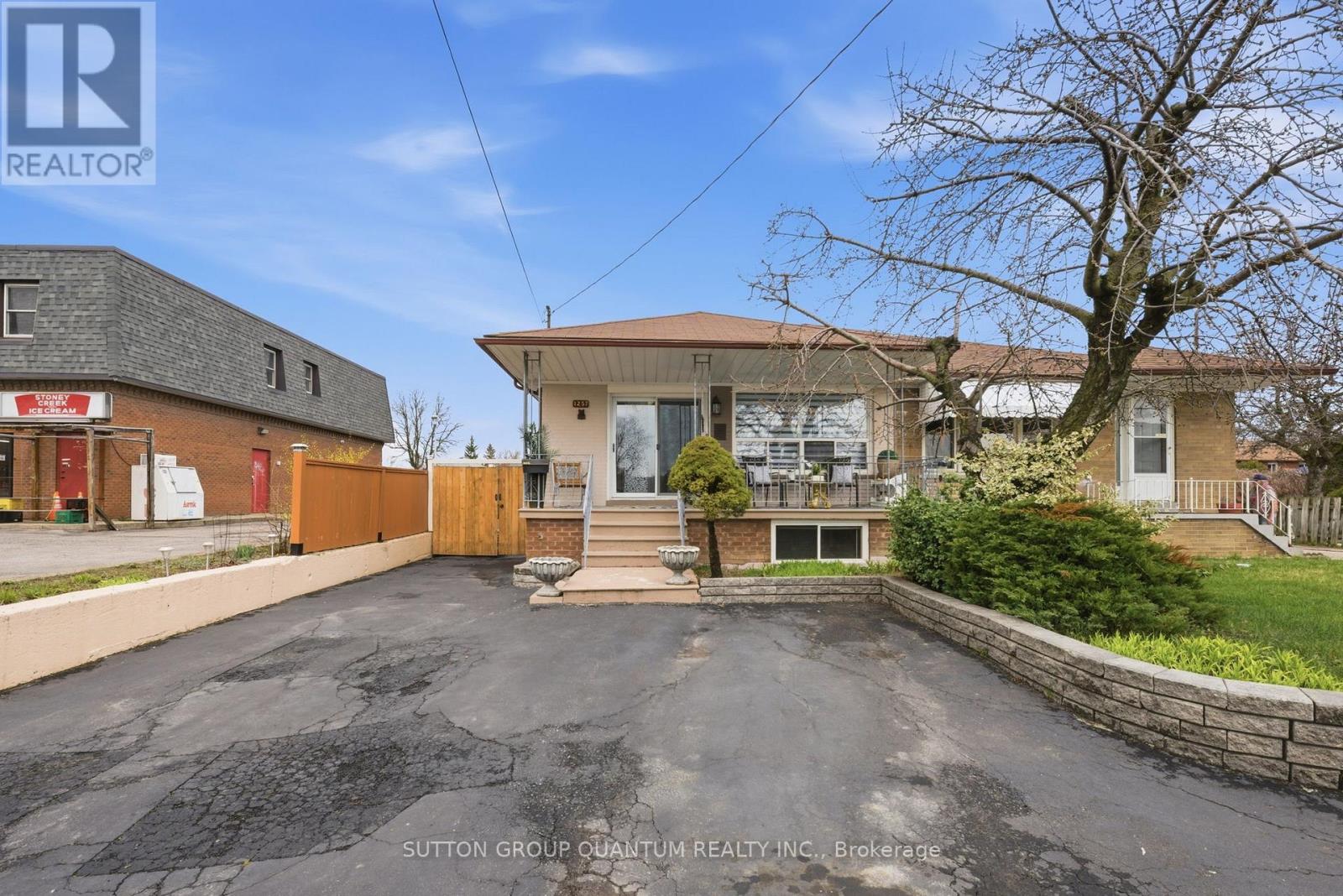 1257 Alexandra Avenue, Mississauga, Ontario  L5E 2A7 - Photo 41 - W13101824