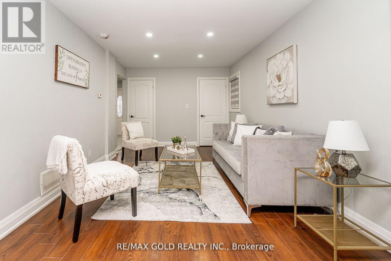 13 MARTINDALE CRESCENT, Brampton, Ontario