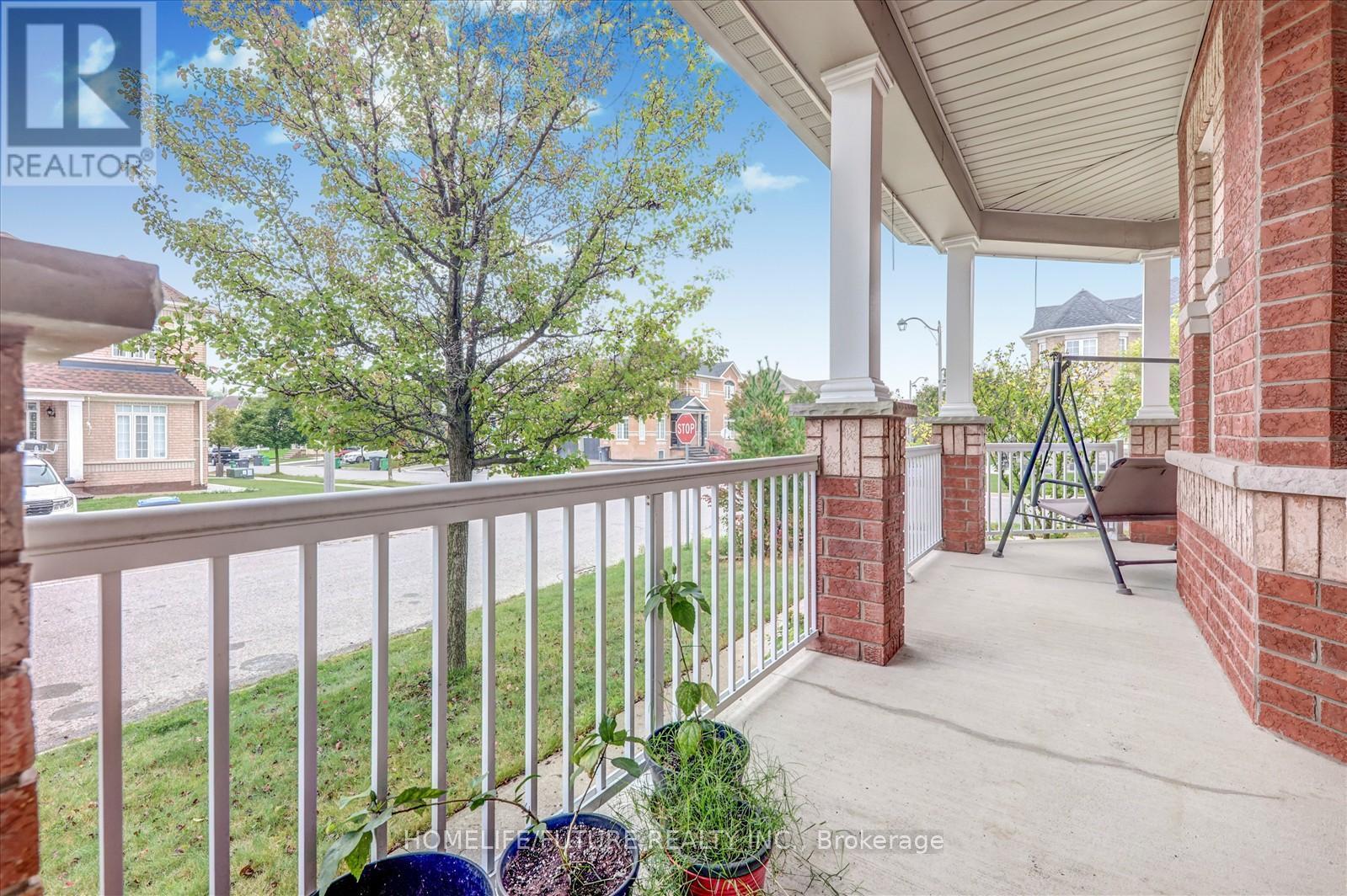 2 Tovey Terrace, Brampton, Ontario  L6R 3E6 - Photo 3 - W13101900