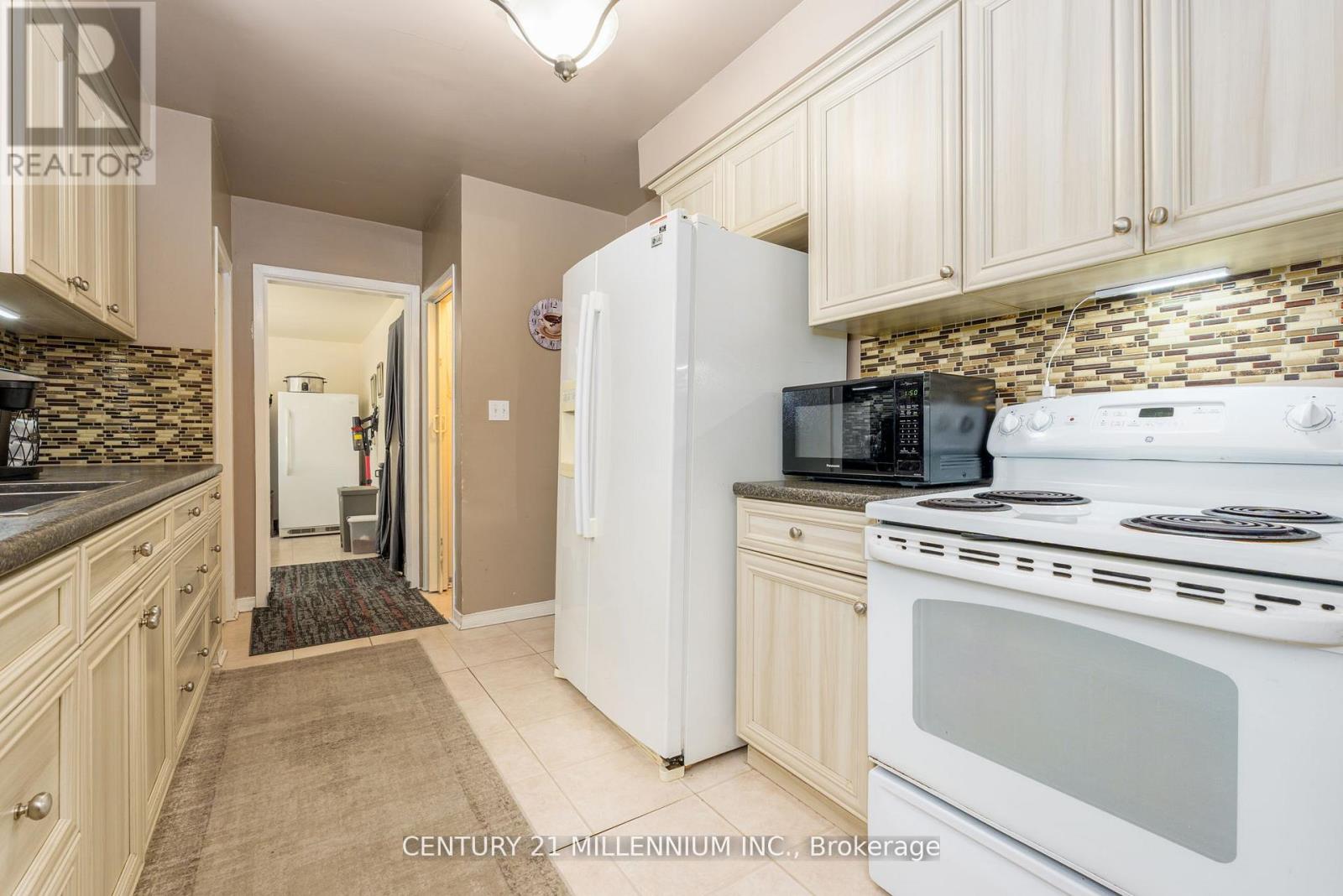 9 Crestview Avenue, Brampton, Ontario  L6W 2R7 - Photo 12 - W13101938