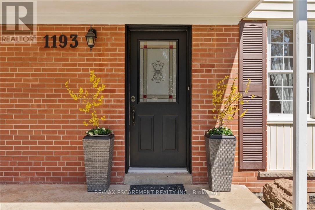 1193 Sixth Line, Oakville, Ontario  L6H 1W8 - Photo 4 - W13101966
