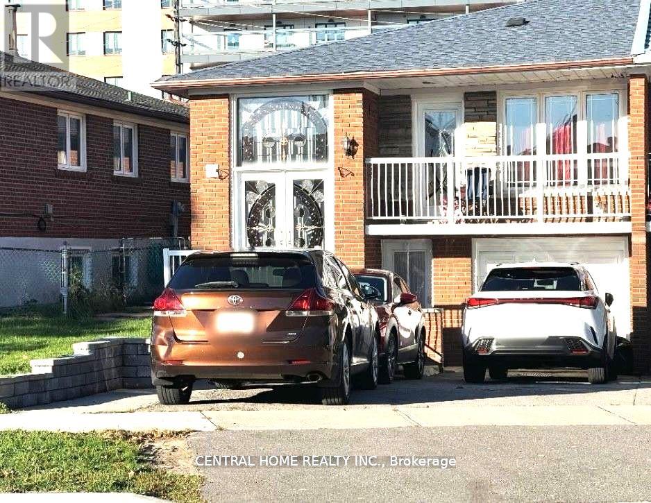 59 BLANEY CRESCENT, Toronto, Ontario
