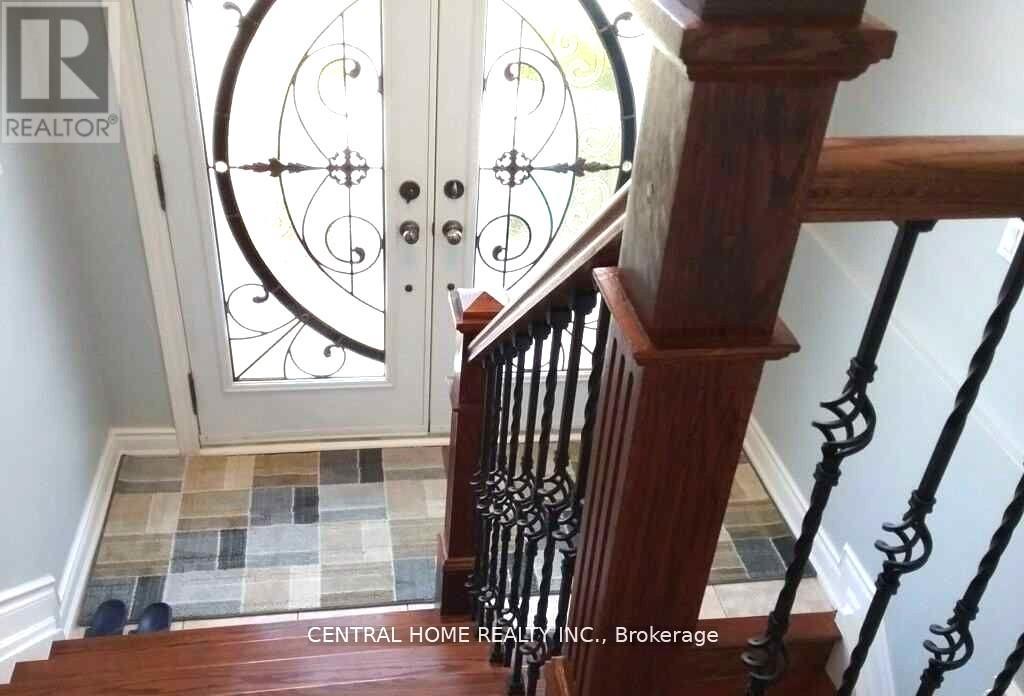 59 Blaney Crescent, Toronto, Ontario  M3N 1L3 - Photo 2 - W13101986