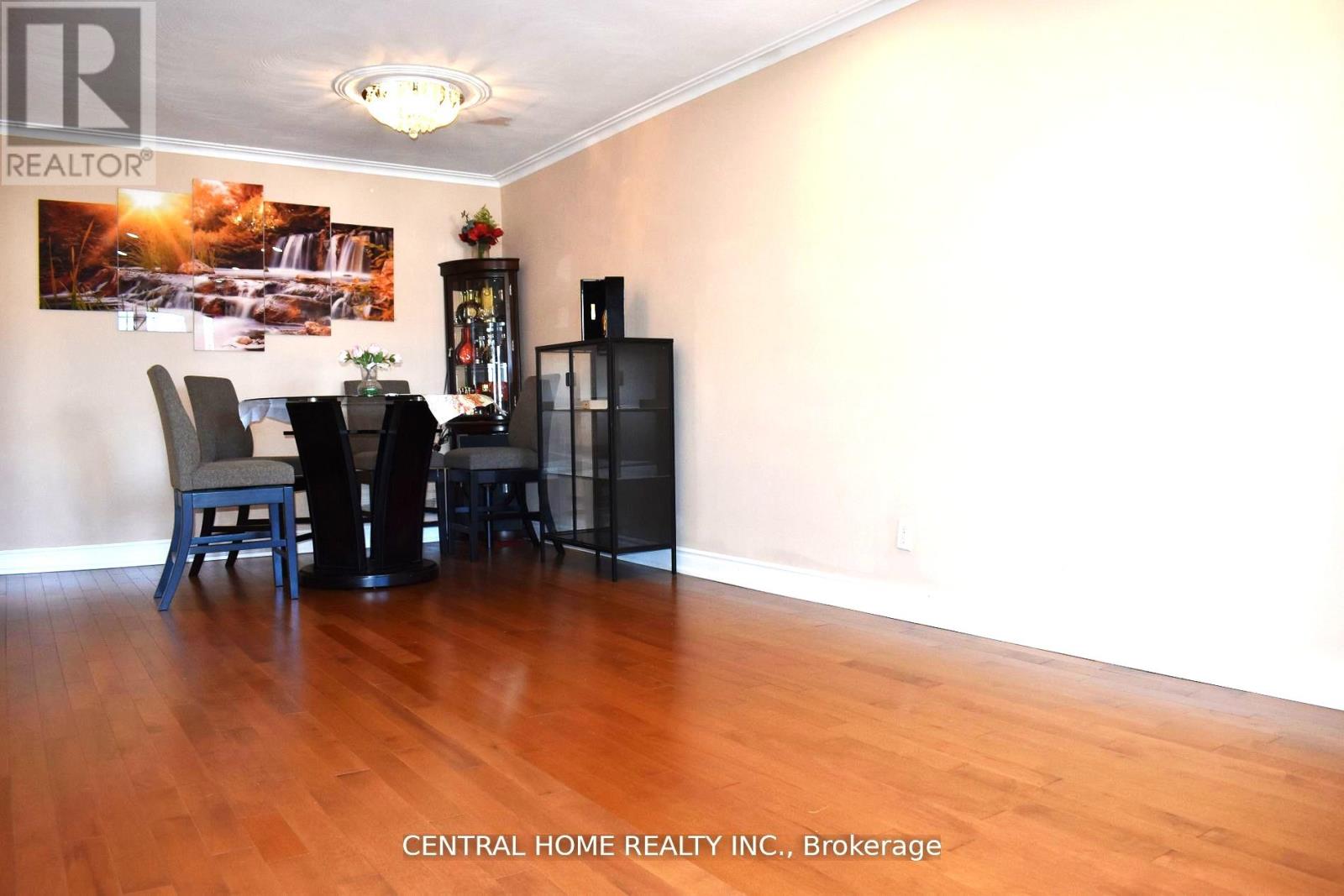 59 Blaney Crescent, Toronto, Ontario  M3N 1L3 - Photo 5 - W13101986