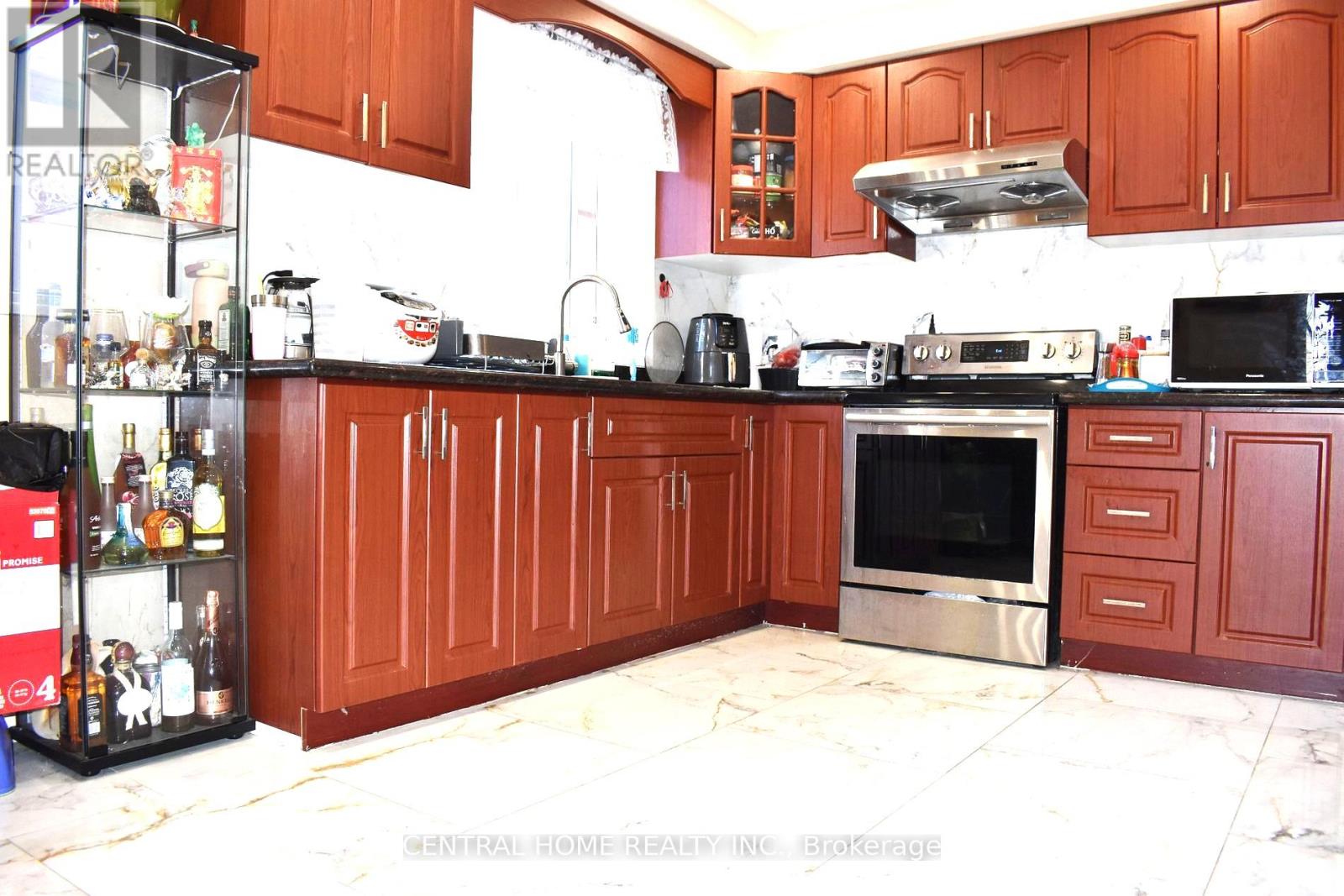 59 Blaney Crescent, Toronto, Ontario  M3N 1L3 - Photo 6 - W13101986