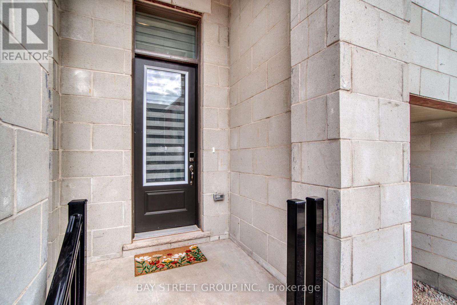 1375 Kaniv Street, Oakville, Ontario  L6M 5P3 - Photo 2 - W13101988