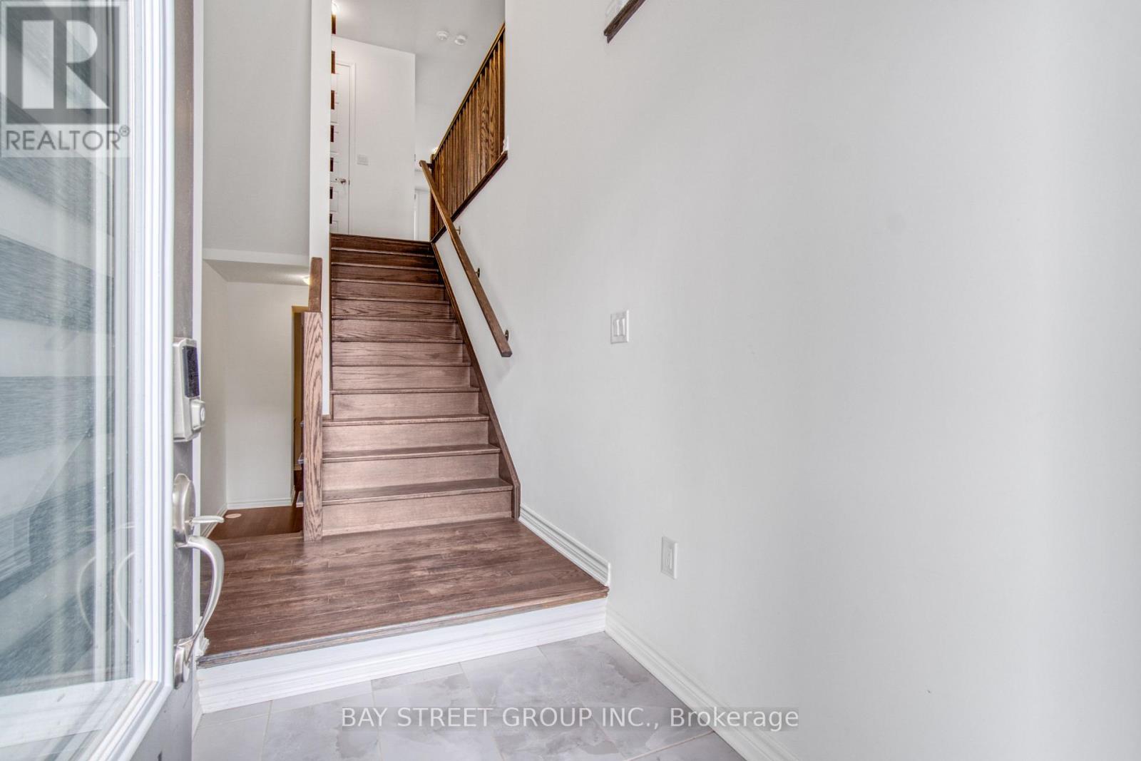 1375 Kaniv Street, Oakville, Ontario  L6M 5P3 - Photo 3 - W13101988