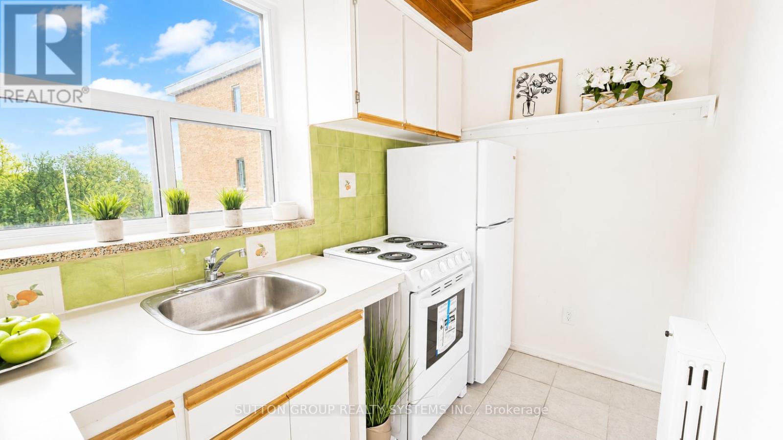 315 - 2000 Bloor Street W, Toronto, Ontario  M6P 3L2 - Photo 10 - W13102044