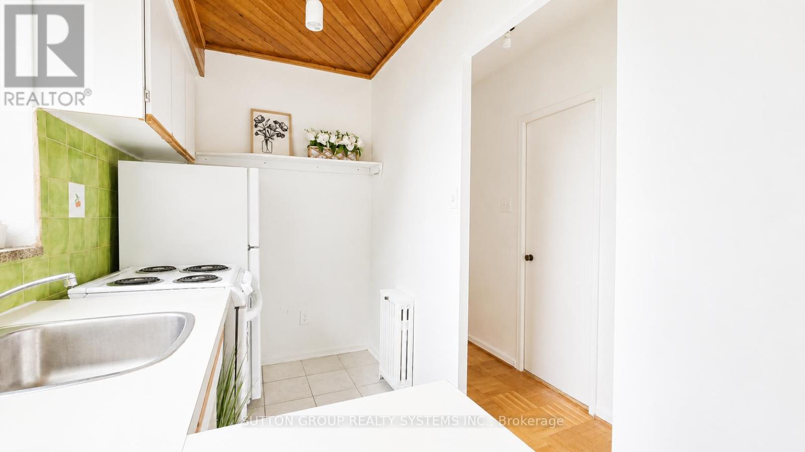 315 - 2000 Bloor Street W, Toronto, Ontario  M6P 3L2 - Photo 11 - W13102044