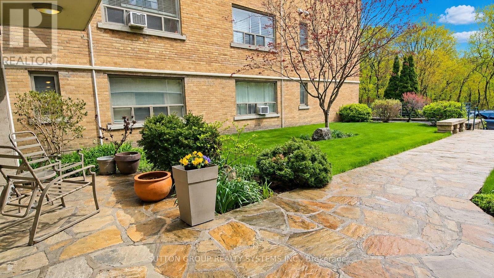 315 - 2000 Bloor Street W, Toronto, Ontario  M6P 3L2 - Photo 2 - W13102044