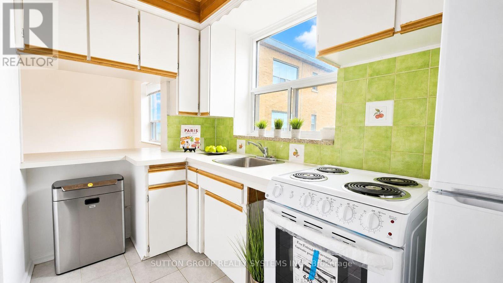 315 - 2000 Bloor Street W, Toronto, Ontario  M6P 3L2 - Photo 9 - W13102044