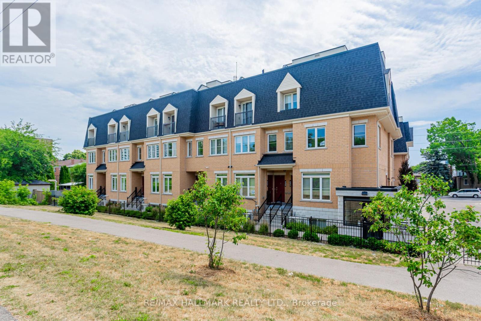 224 - 380 HOPEWELL AVENUE, Toronto, Ontario