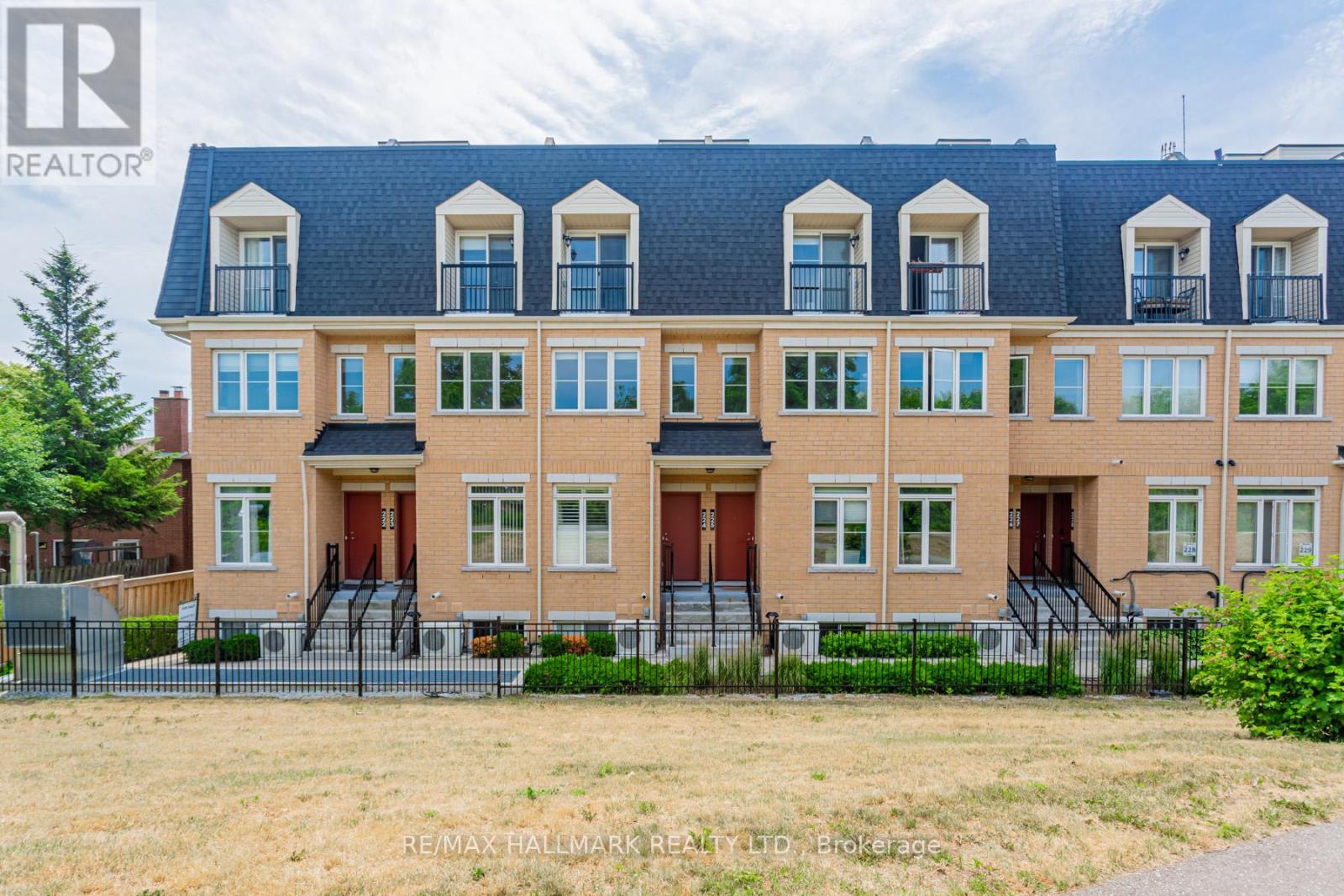 224 - 380 Hopewell Avenue, Toronto, Ontario  M6E 2S2 - Photo 2 - W13102118