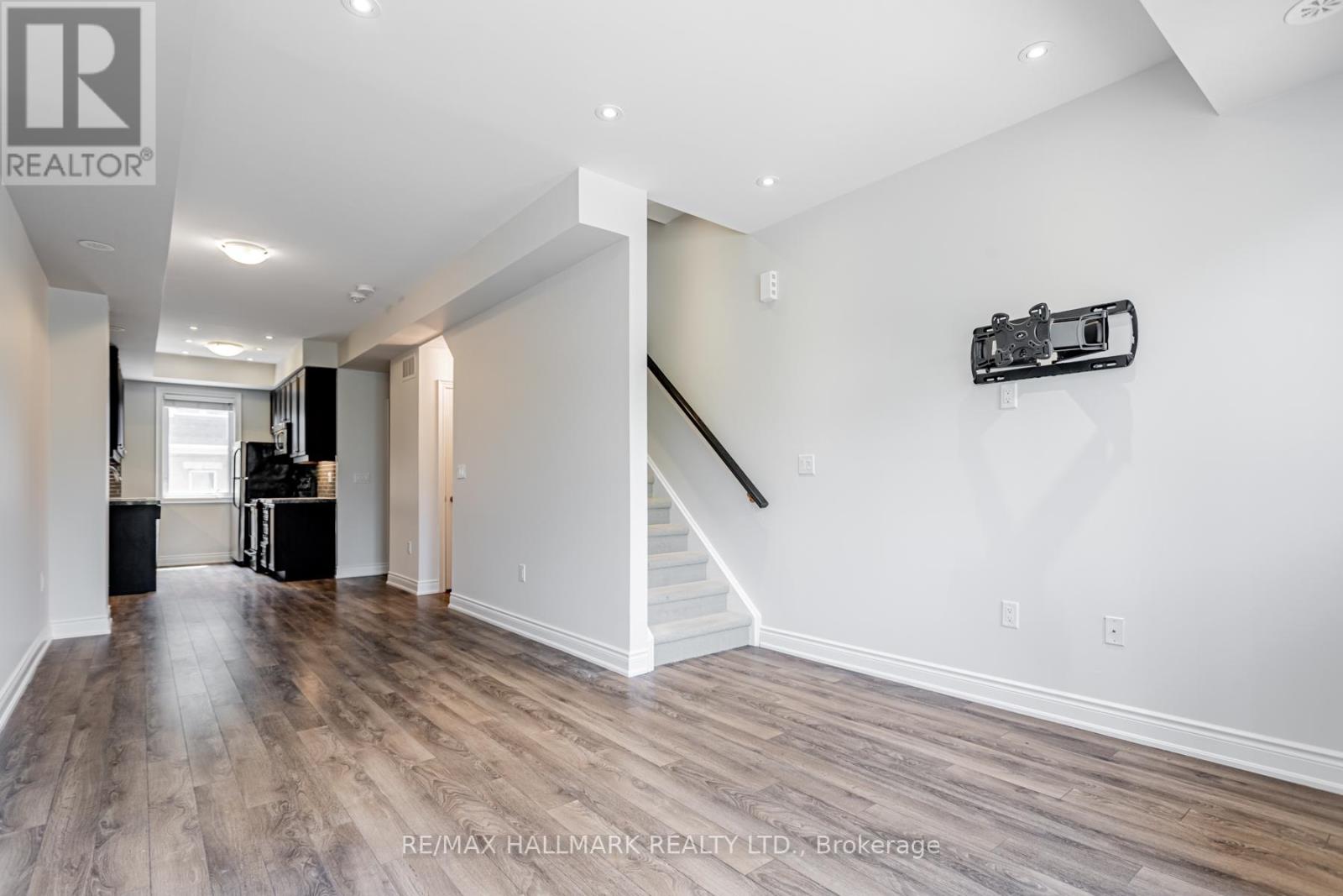 224 - 380 Hopewell Avenue, Toronto, Ontario  M6E 2S2 - Photo 7 - W13102118