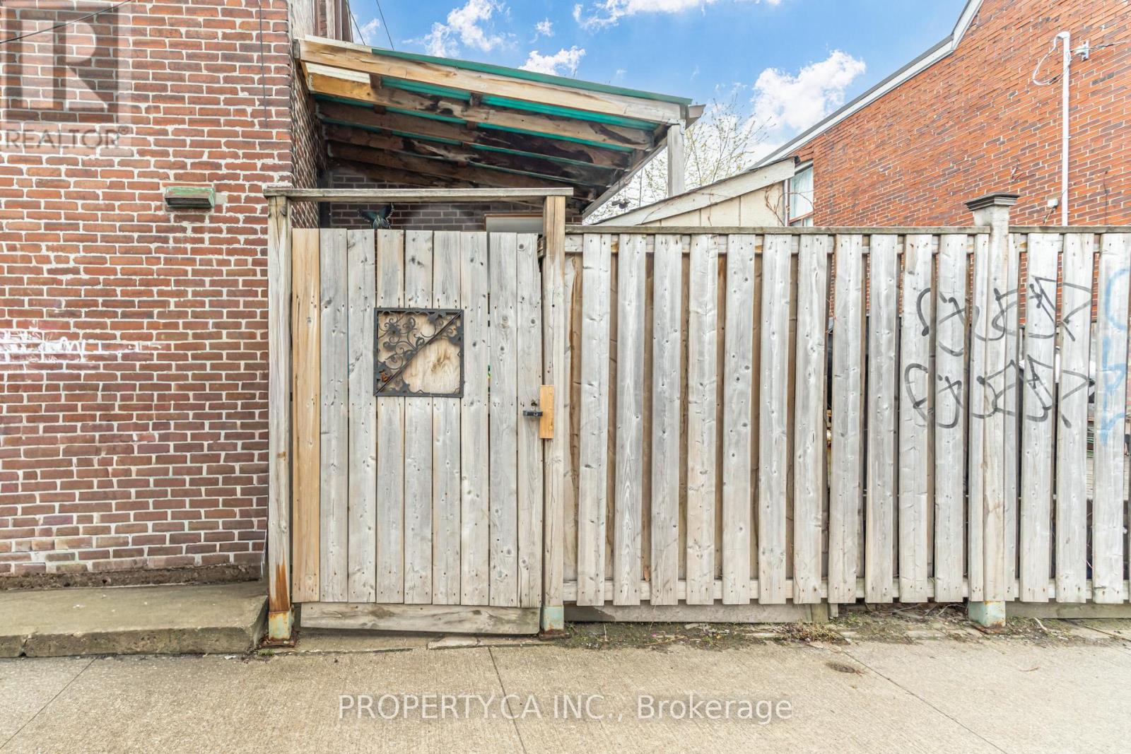 Basement - 242 Emerson Avenue, Toronto, Ontario M6H 3T6 - Photo 6 - W13102204