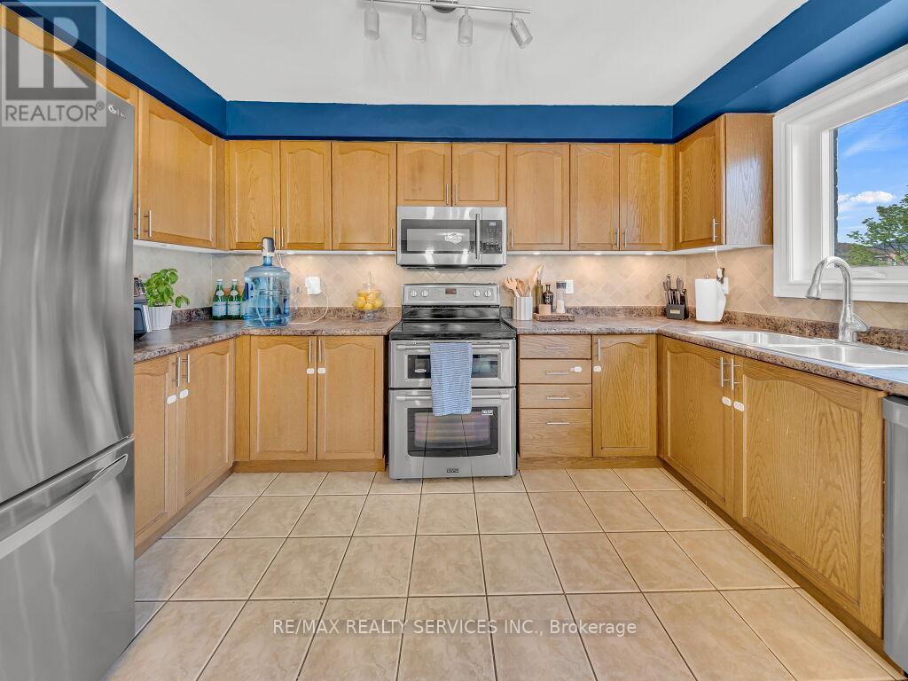 13 Mistycreek Crescent, Brampton, Ontario  L7A 3E8 - Photo 17 - W13102208