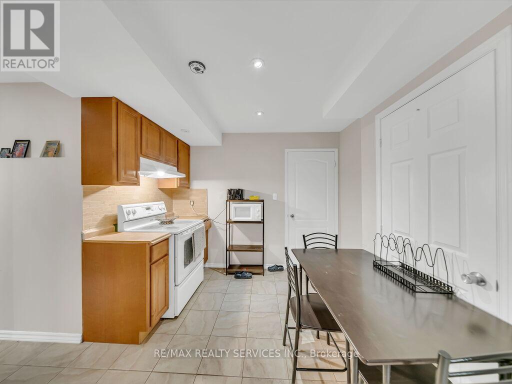 13 Mistycreek Crescent, Brampton, Ontario  L7A 3E8 - Photo 35 - W13102208