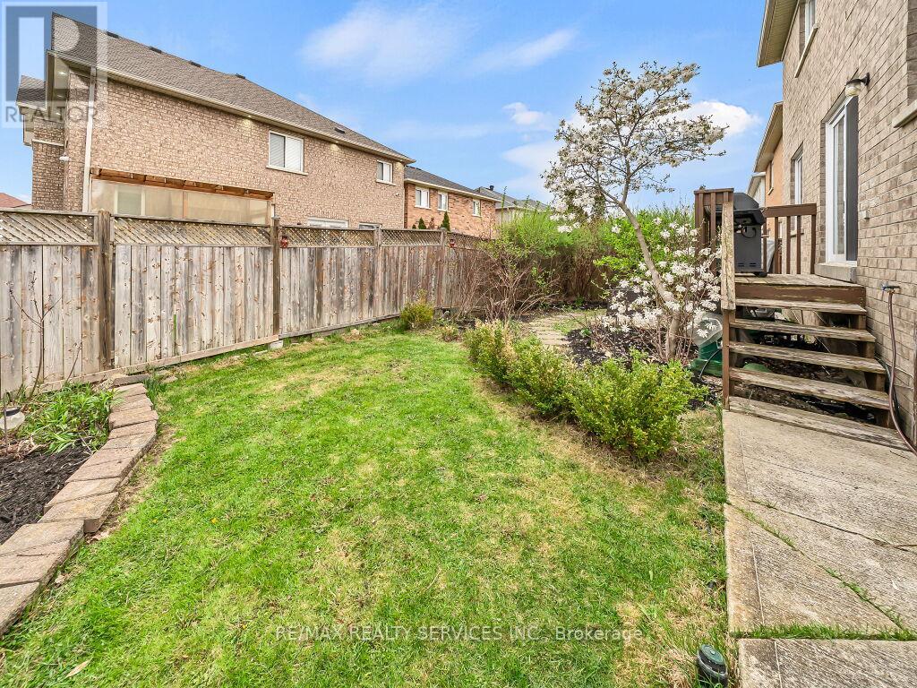 13 Mistycreek Crescent, Brampton, Ontario  L7A 3E8 - Photo 44 - W13102208