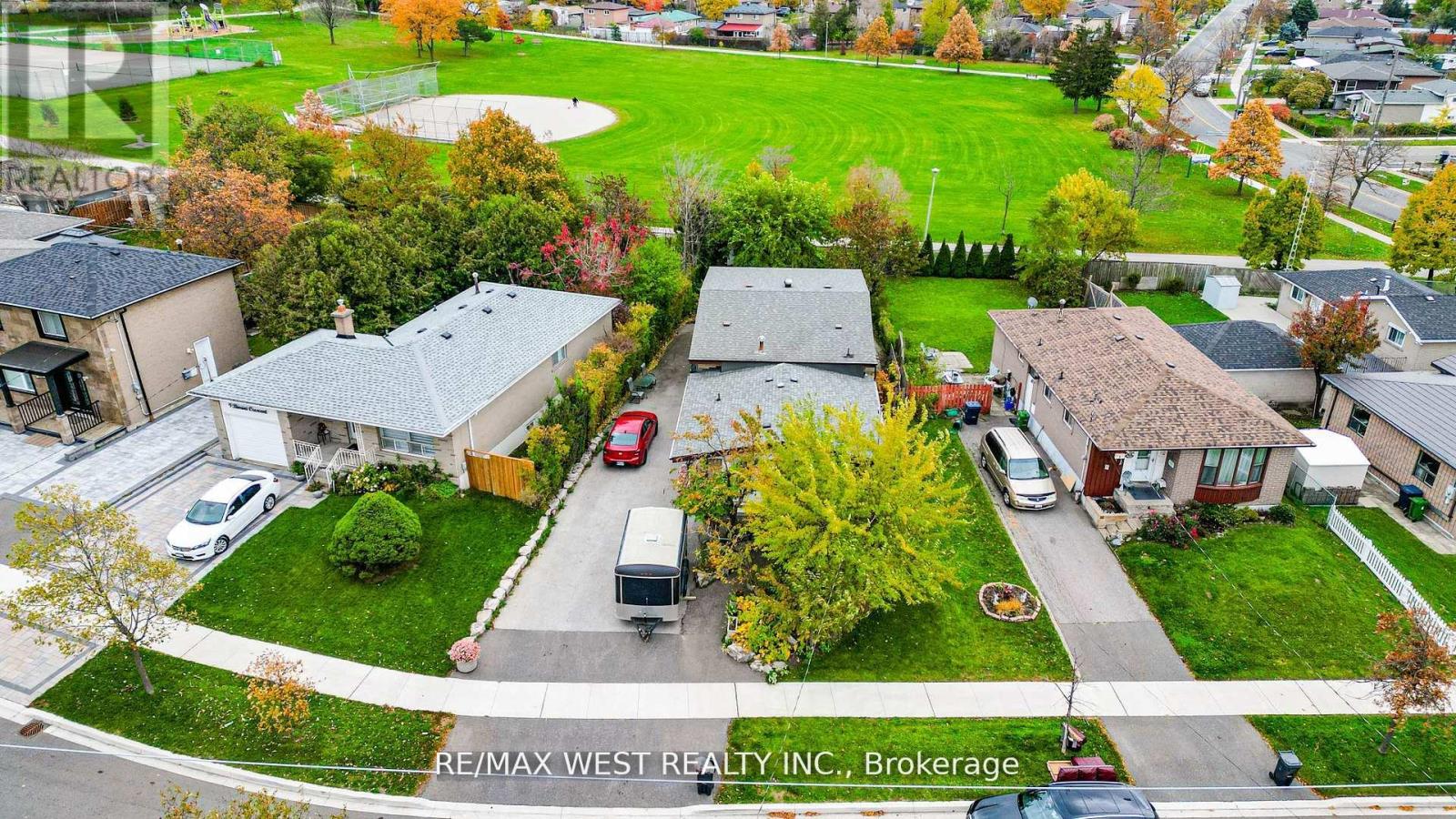7 BIMINI CRESCENT, Toronto, Ontario
