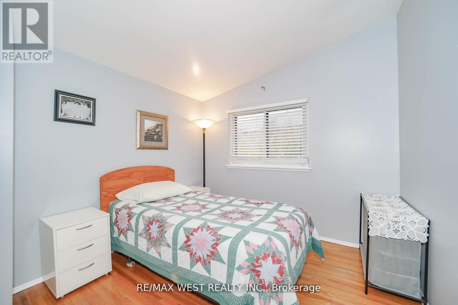 7 Bimini Crescent, Toronto, Ontario  M3N 1S1 - Photo 9 - W13102220