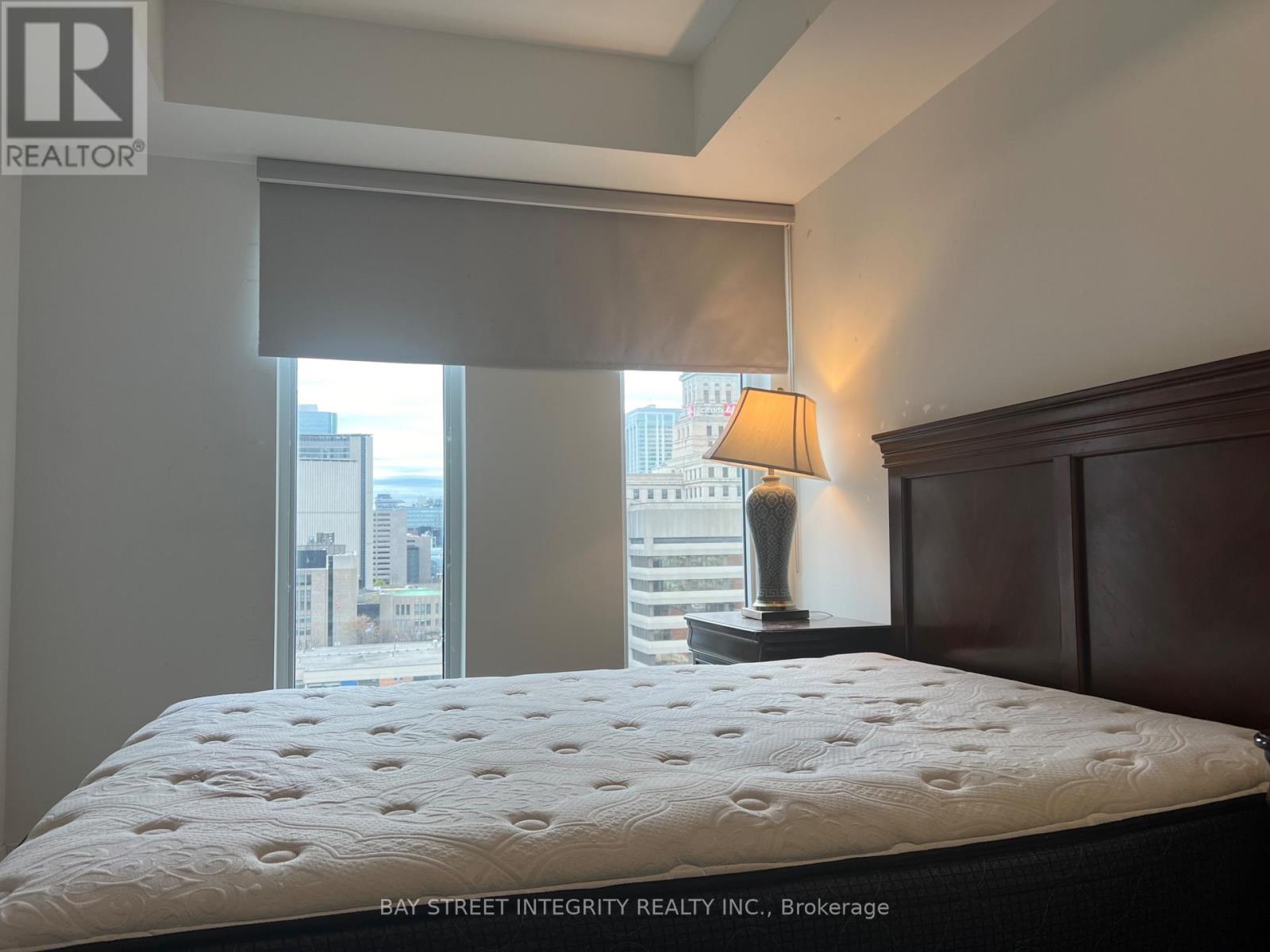 Ph8 - 50 Mccaul Street, Toronto, Ontario  M5T 0B6 - Photo 3 - C12937704