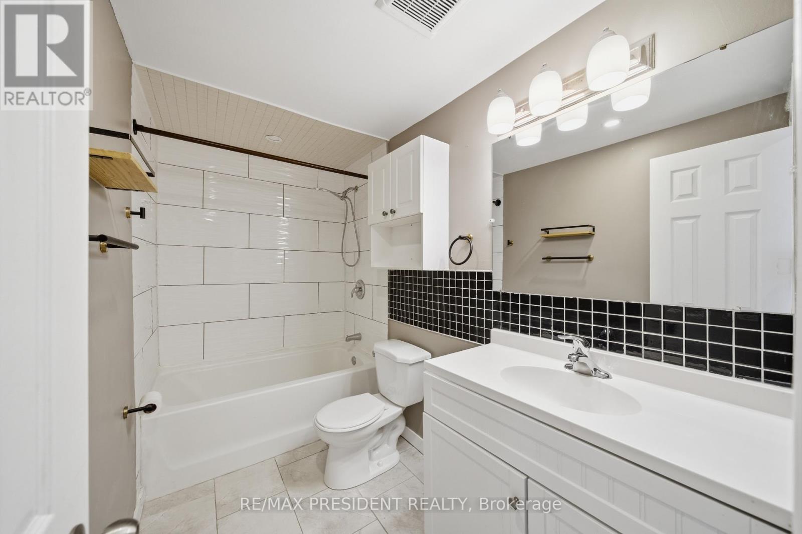 498 B Grey Street, Brantford, Ontario  N3S 7L4 - Photo 13 - X13101864