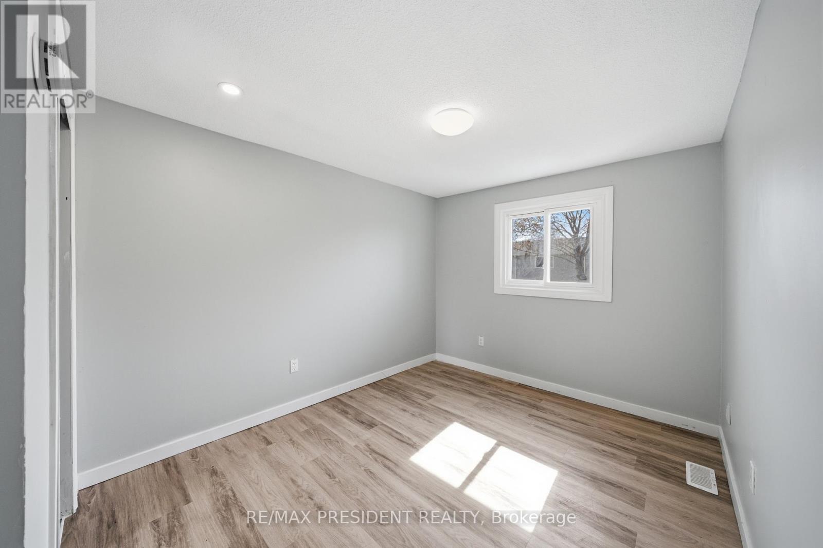 498 B Grey Street, Brantford, Ontario  N3S 7L4 - Photo 16 - X13101864