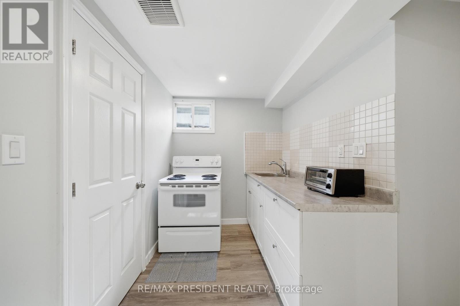 498 B Grey Street, Brantford, Ontario  N3S 7L4 - Photo 19 - X13101864