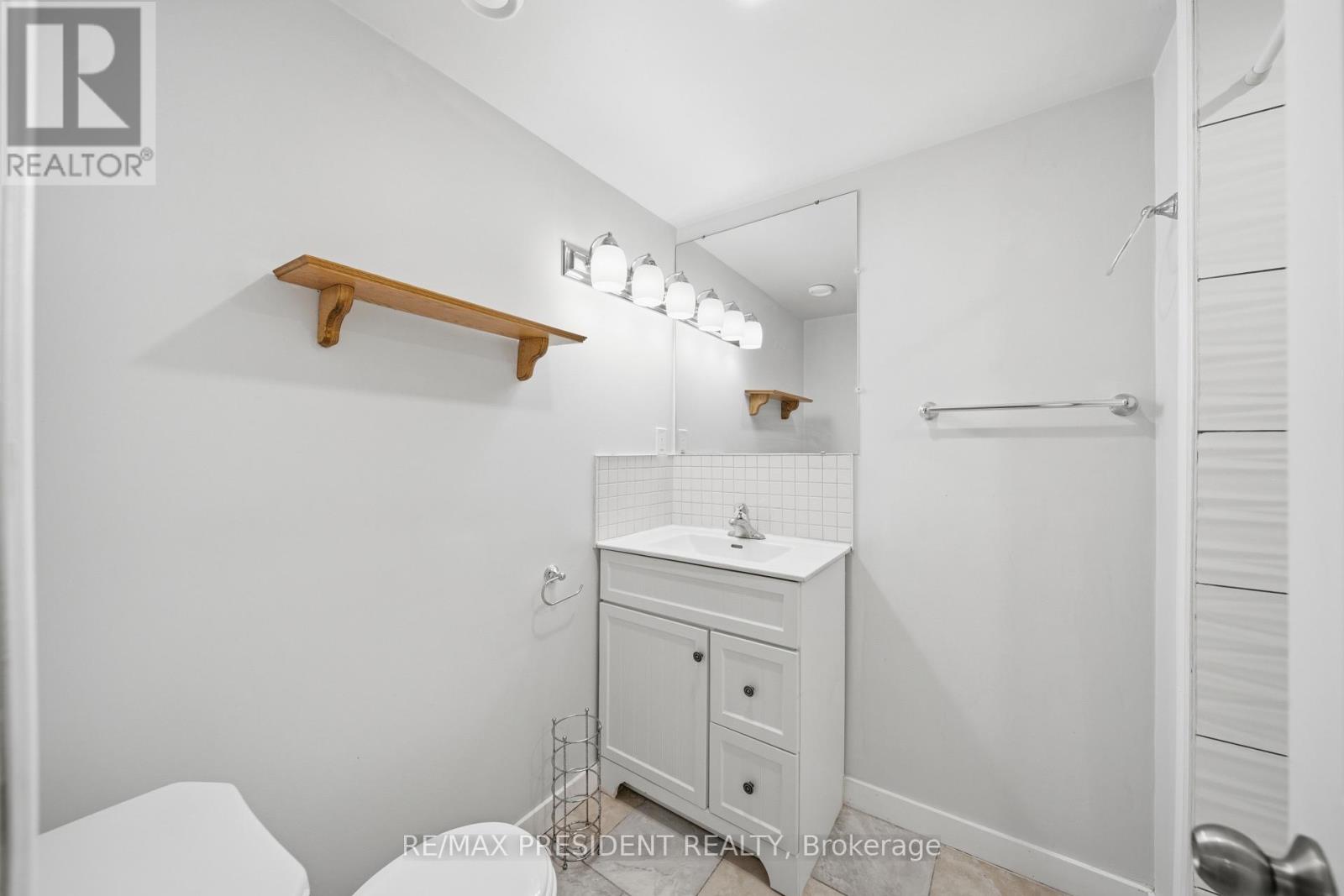 498 B Grey Street, Brantford, Ontario  N3S 7L4 - Photo 23 - X13101864
